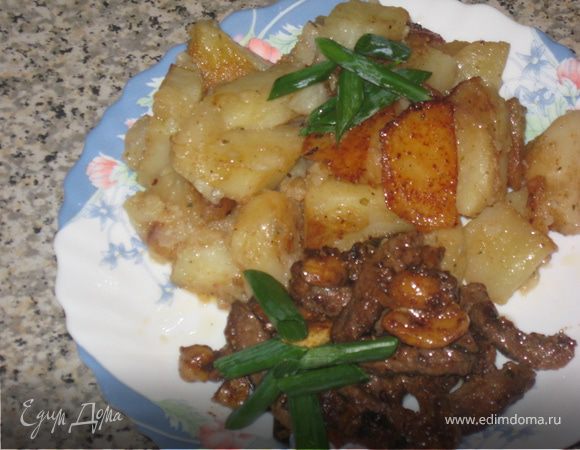 Свинина,маринованная в соевом соусе и зеленом луке Свинина,маринованная в соевом соусе и зеленом луке