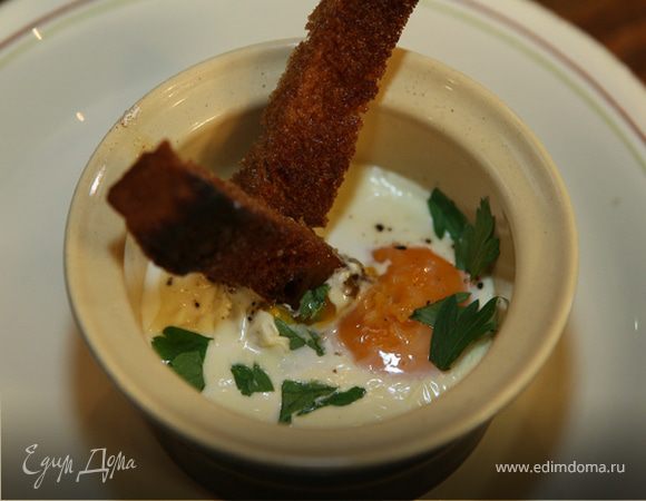 Яйца со сливками, запеченные в горшочках Яйца со сливками, запеченные в горшочках