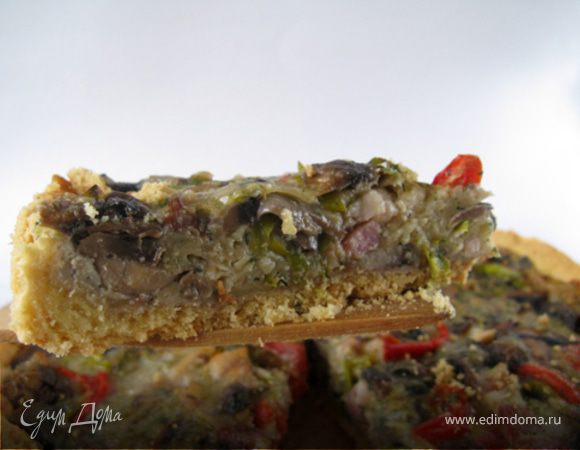 Киш с грибами, беконом и сладким перцем