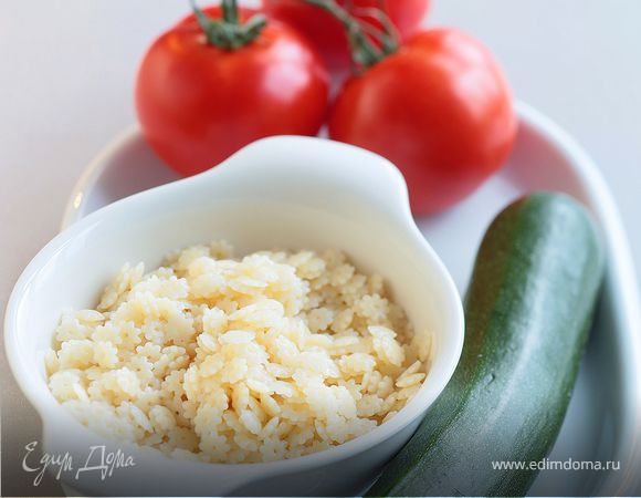 Макароны-звездочки с помидорами и цукини