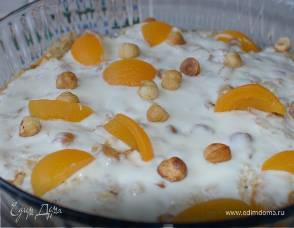 Хрустящая овсянка с йогуртом, персиками и абрикосами Хрустящая овсянка с йогуртом, персиками и абрикосами