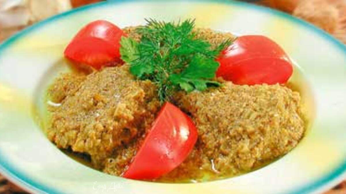 Зубатка с орехово-чесночным соусом