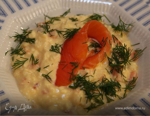 Взбитые яйца со сливками и семгой