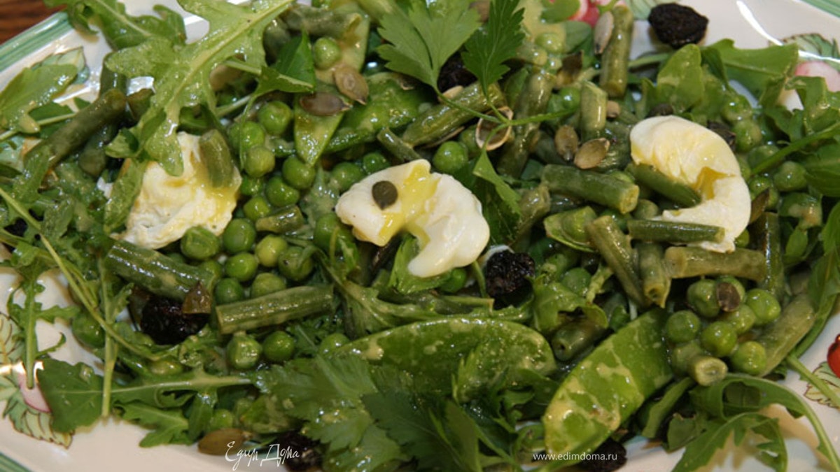 Салат из фасоли и горошка с горчицей и изюмом