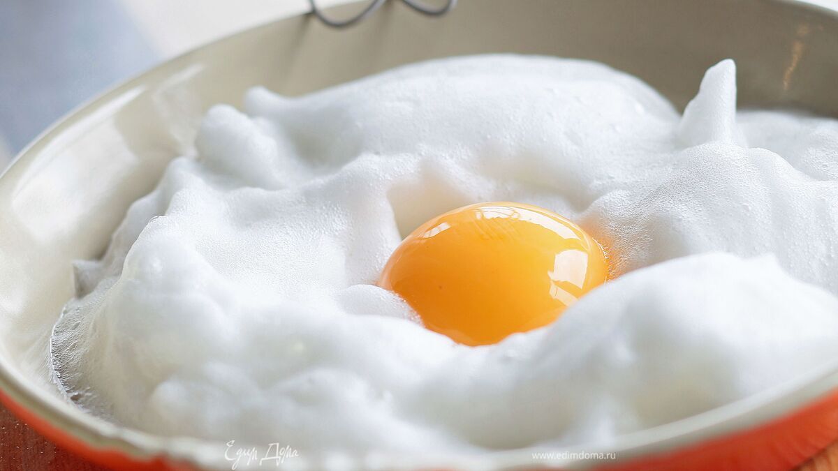 Омлет, взбитый в пену
