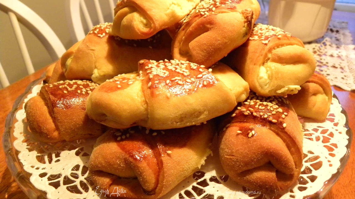 Греческие пирожки с фетой и мятой