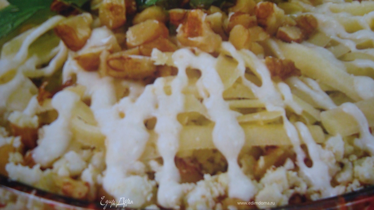 Салат мясной с орехами