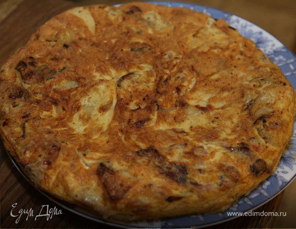 Тортилья с колбасками, картофелем и луком Тортилья с колбасками, картофелем и луком