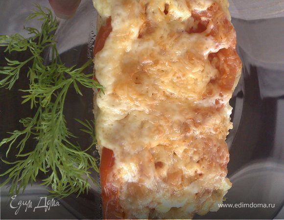 Курица с помидорами запеченная под сыром Курица с помидорами запеченная под сыром