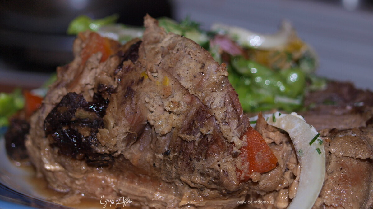 Свинина с черносливом