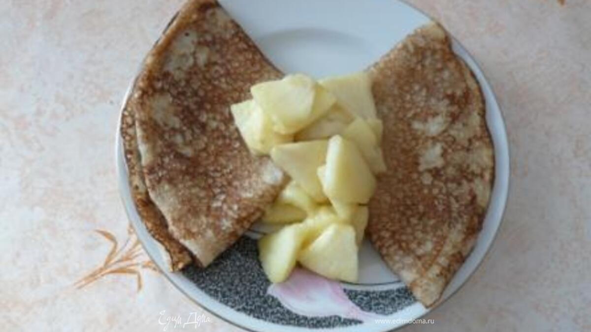 Блины с яблоками