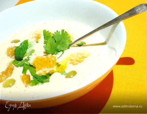 Миндальный суп с чиабаттой Миндальный суп с чиабаттой