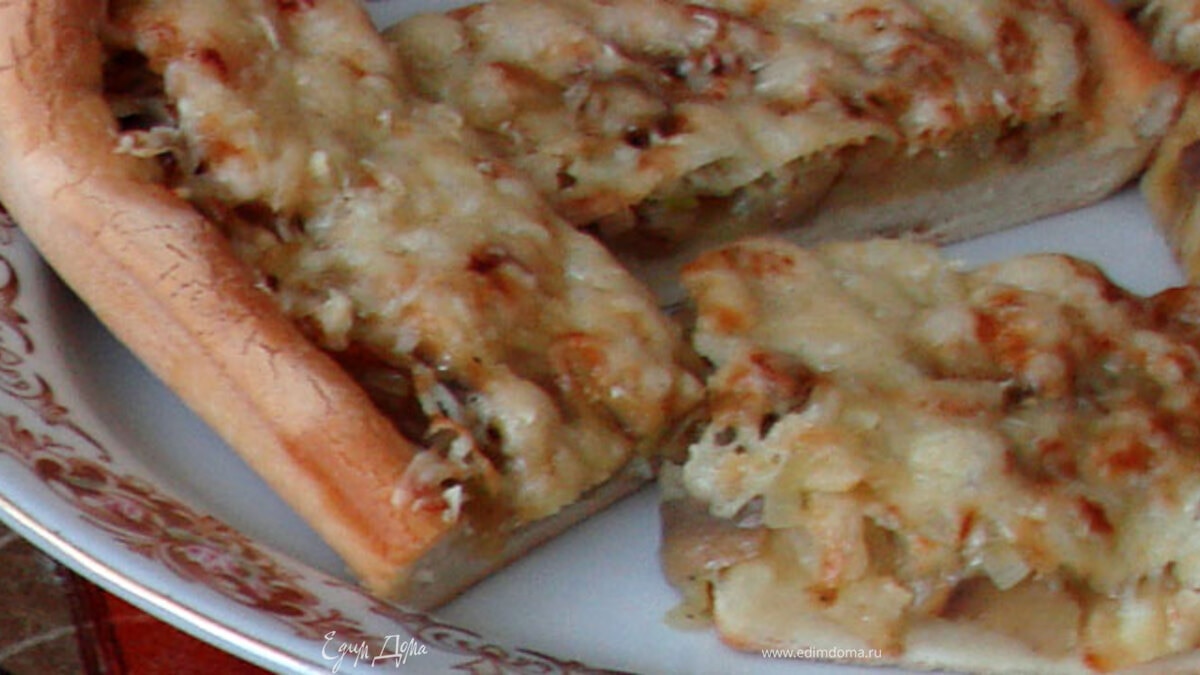 Пирог с грибами и сыром
