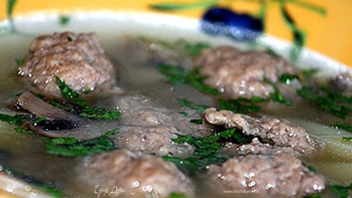 Суп с печеночными клецками