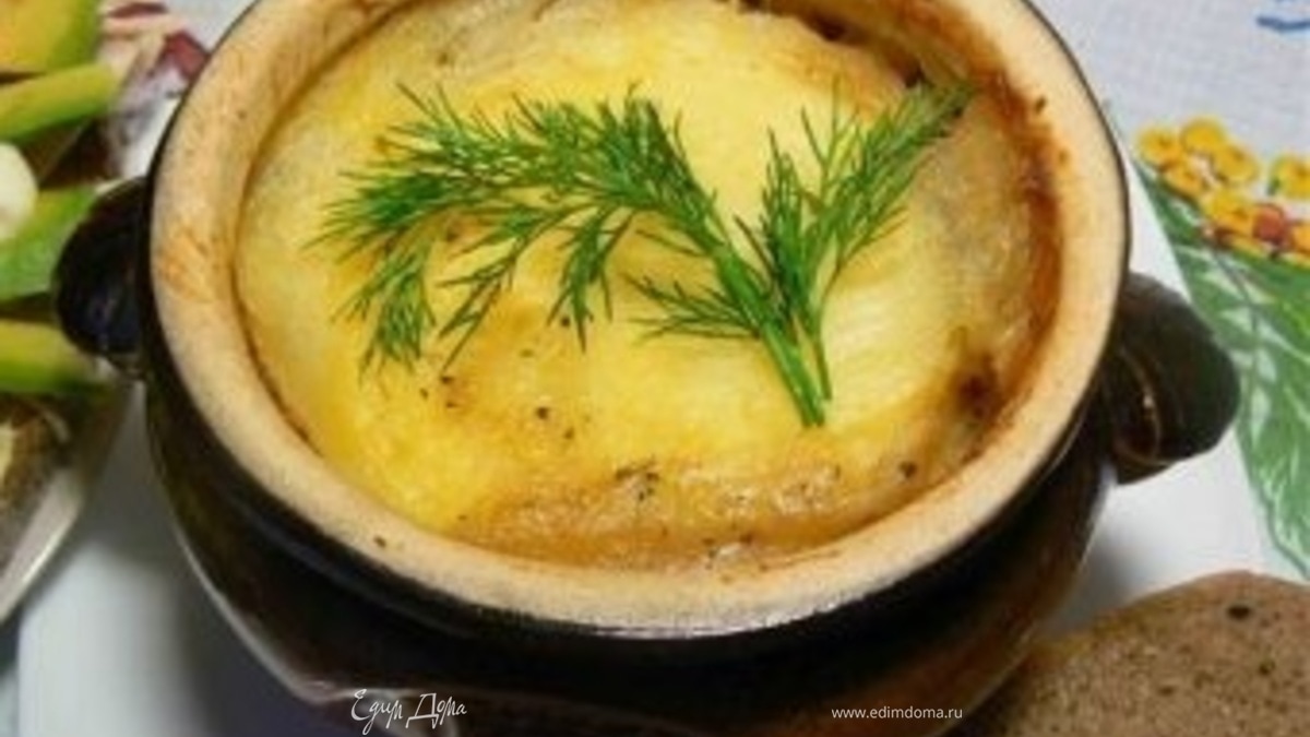 Жаркое в горшочках с картофельной крышкой