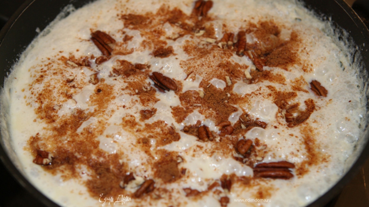 Рисовая каша с корицей и орехами пекан