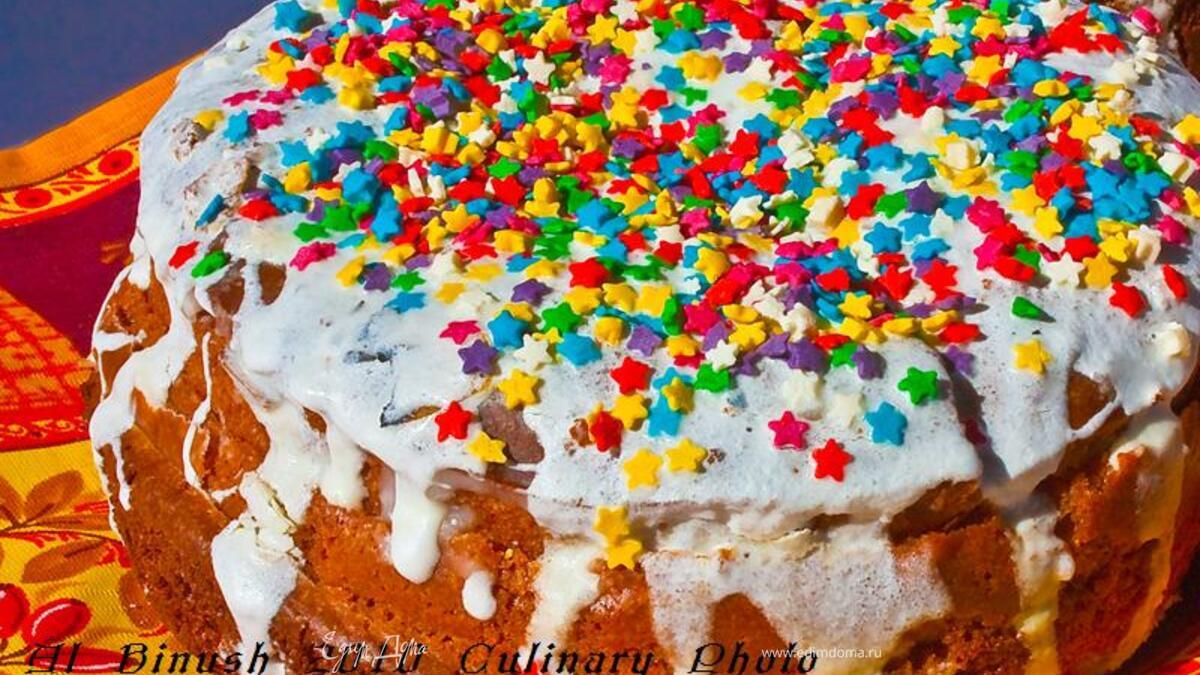 Кулич с изюмом и цукатами