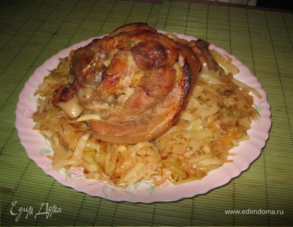 Свиная рулька запечёная