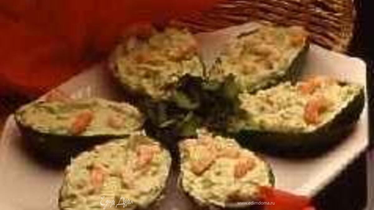 Авокадо, фаршированное куриным филе