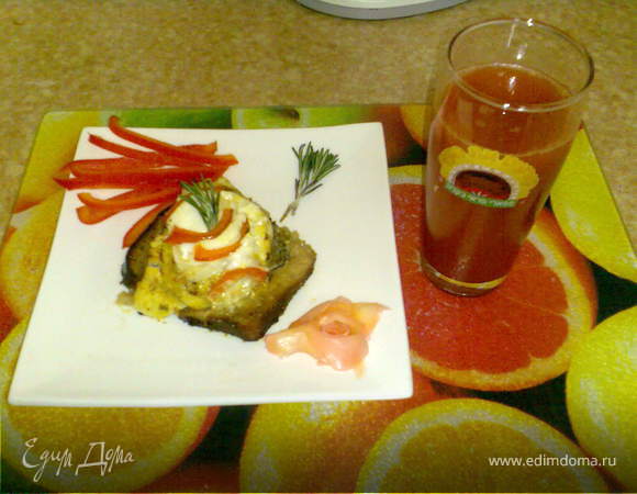 Рыба в фольге на кусочке хлеба Рыба в фольге на кусочке хлеба