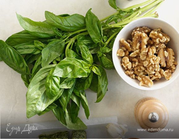 Песто из петрушки, льняного семени и грецкого орех