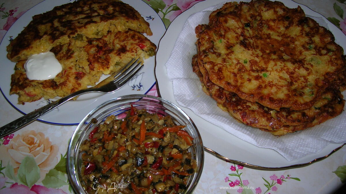 Большие оладьи с капустой и сыром