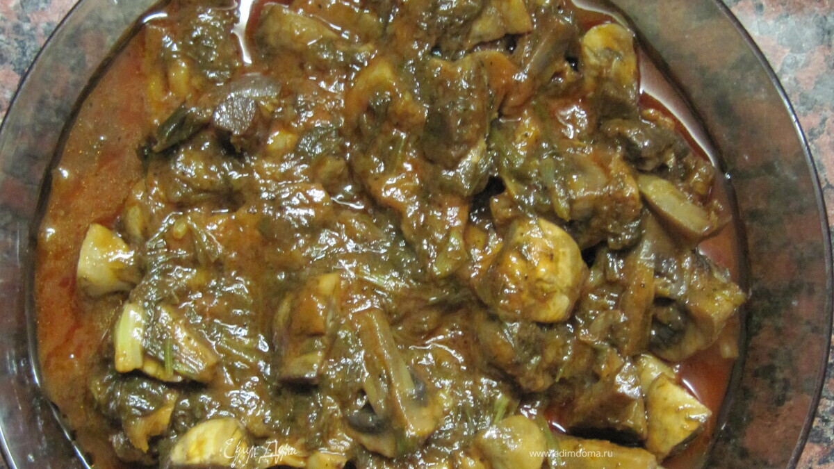 Грибочки, тушеные в горшочке