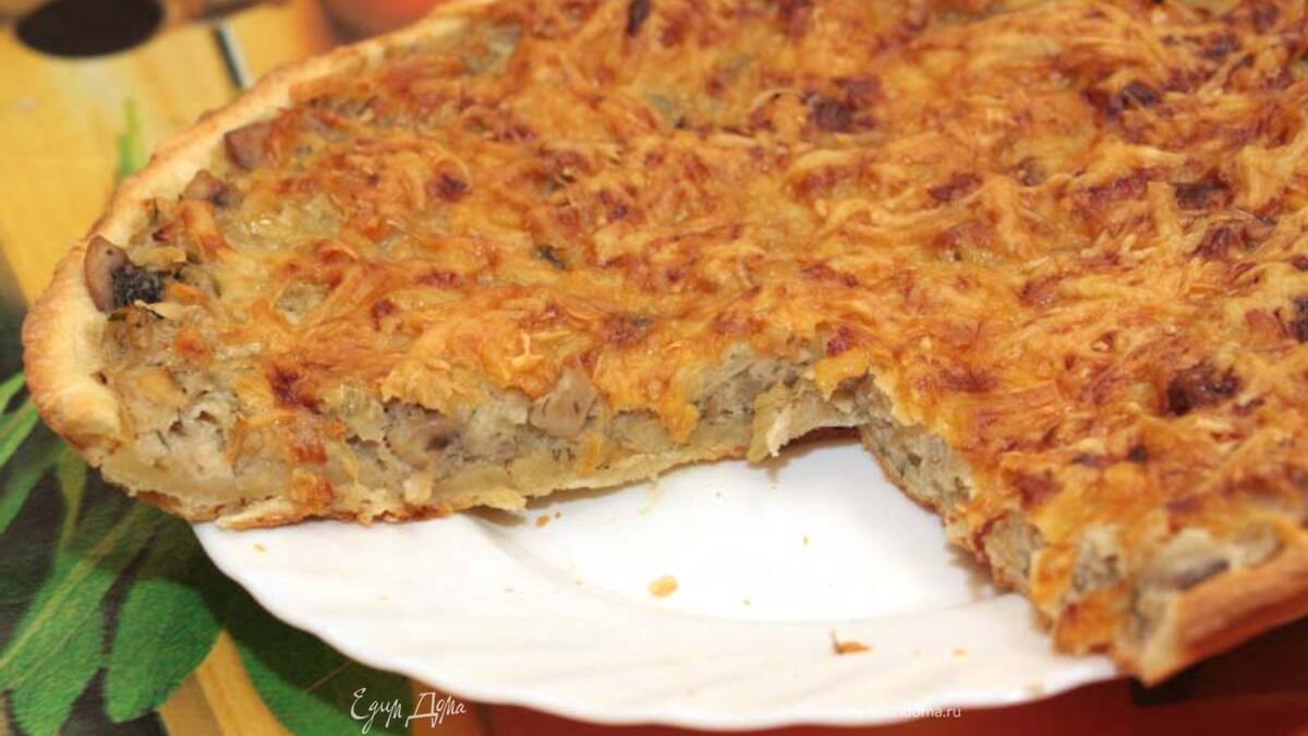 Луковый пирог с грибами