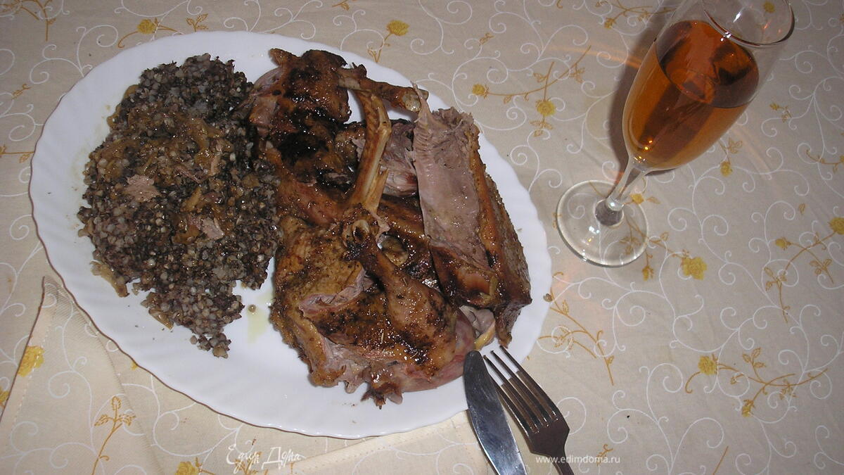 Утка фаршированая гречкой