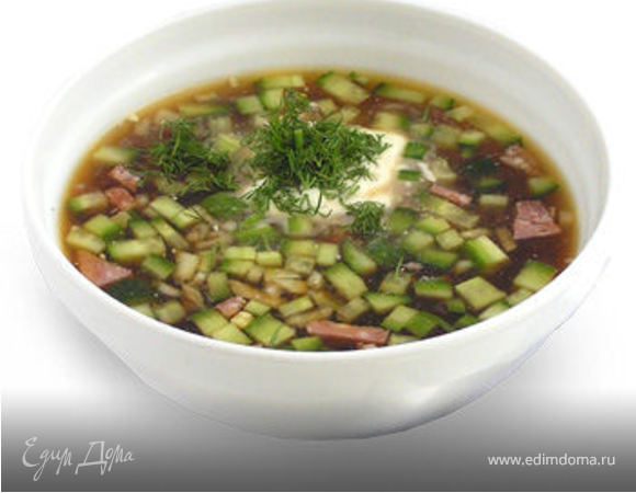 Окрошка на квасе с колбасой и сметаной