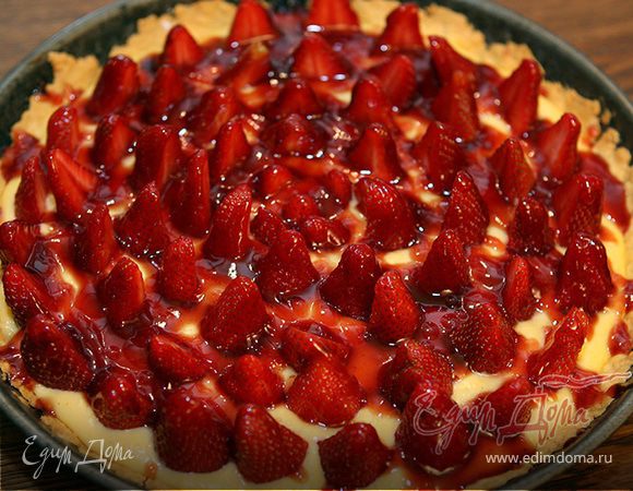 Клубничный торт с ванильным кремом Клубничный торт с ванильным кремом