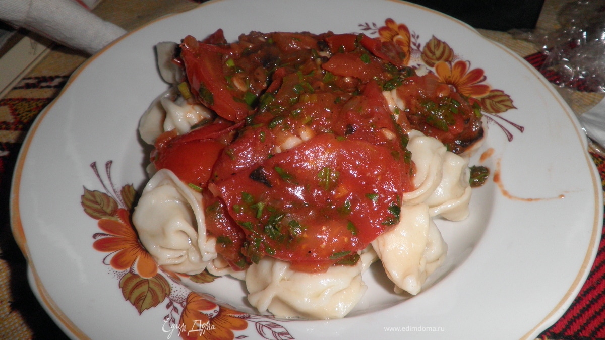 Пельмени с томатным соусом "импровизация"