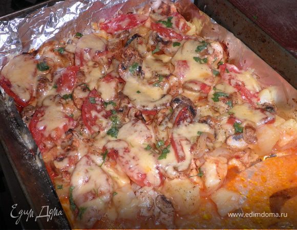 Мясо запеченое с картофелем и помидорами