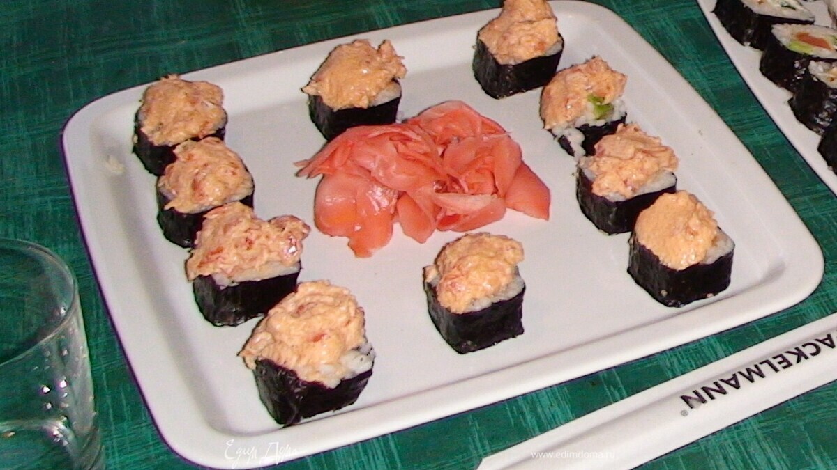 Суши, запеченные с лососем