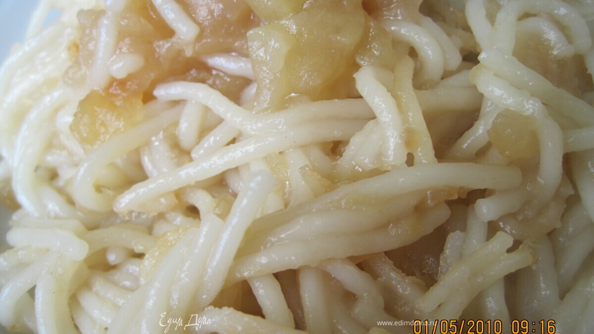 Вермишель с яблоками