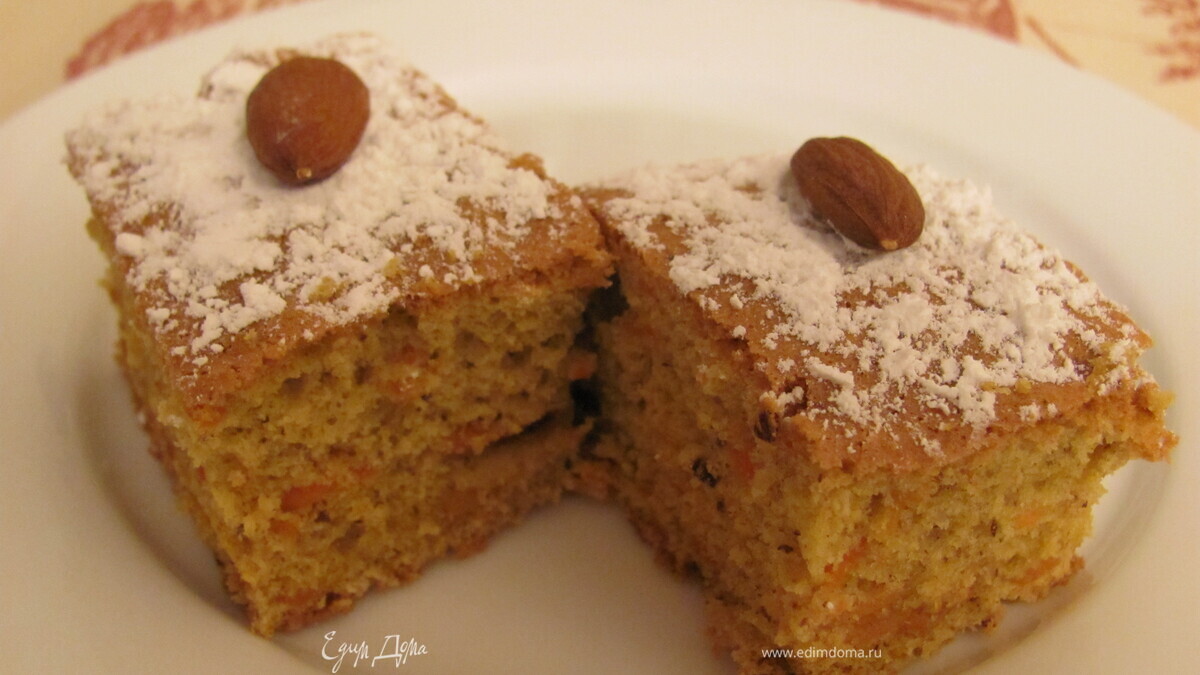 Морковный пирог с миндалем