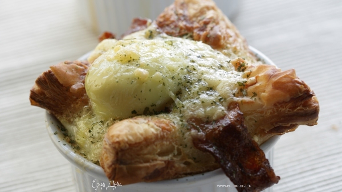 Яйца в тесте с беконом