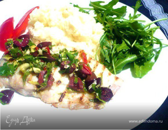 Рыба в соусе из черных оливок 