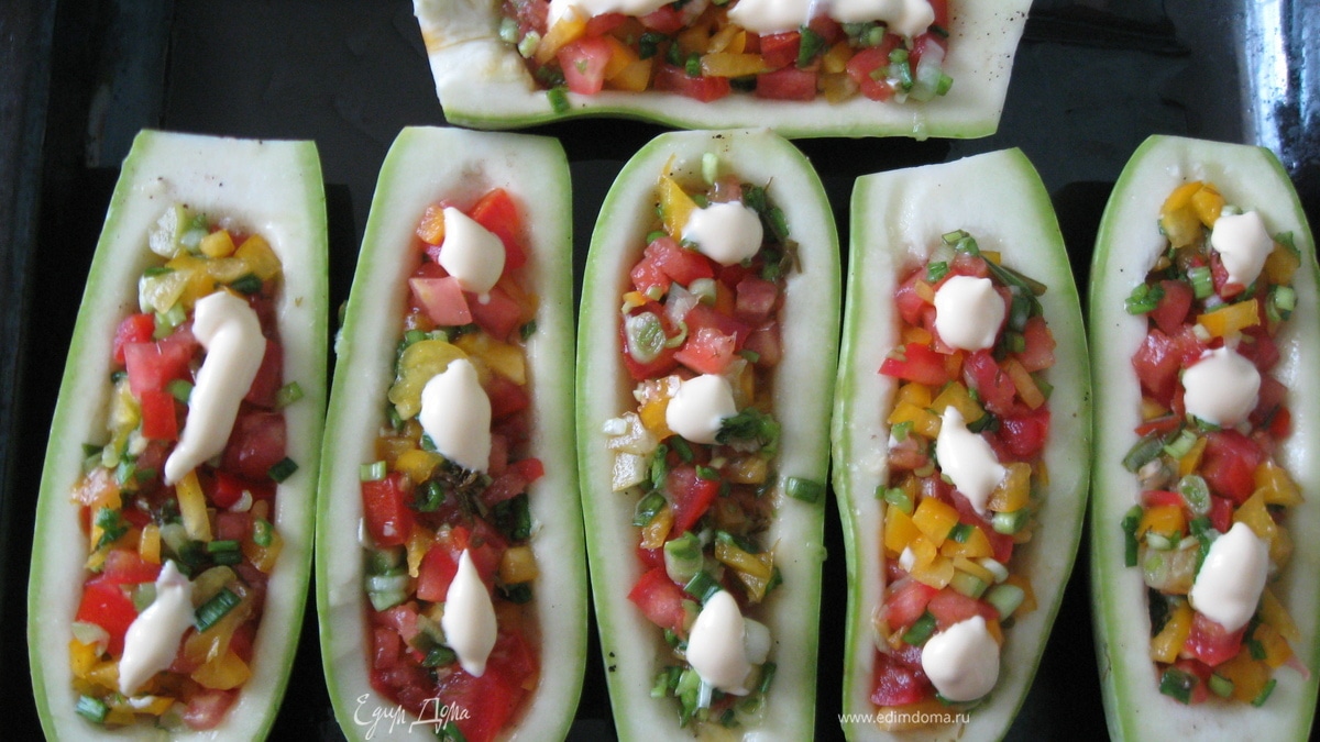 Кабачки-лодочки вегетарианские