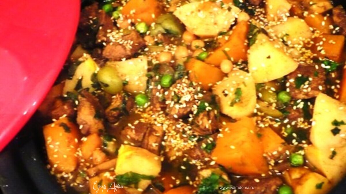 Тажин из курицы с айвой и оливками