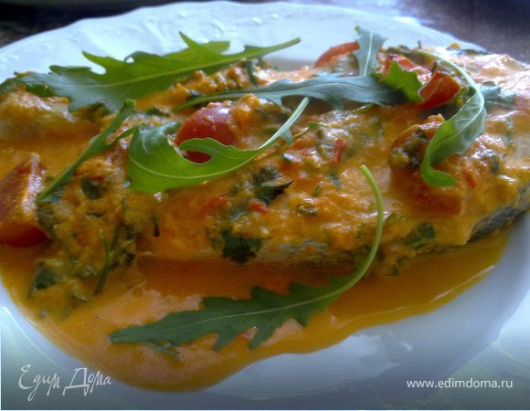 Семга под сливочно-томатным соусом
