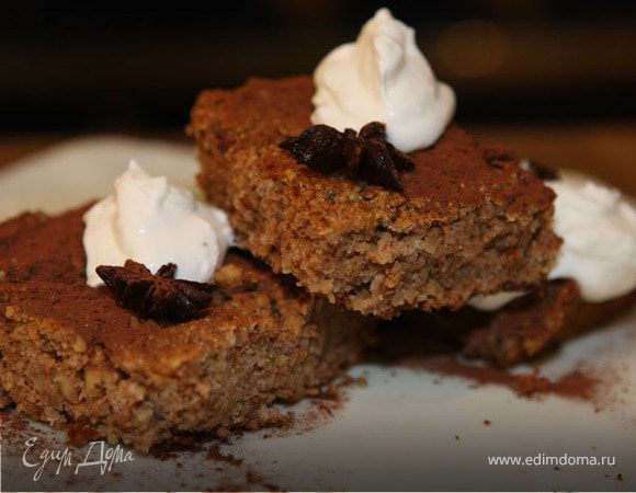 Пирог с грецкими орехами и кофейным сиропом