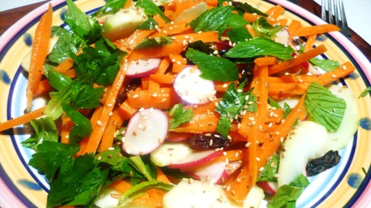 Хрустящий салат с тахини