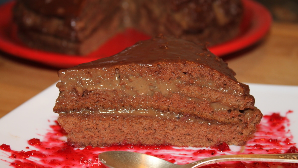 Торт шоколадный с кофейным кремом и ромовой