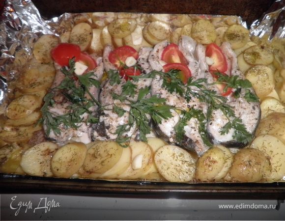 Толстолоб запеченный с картофелем