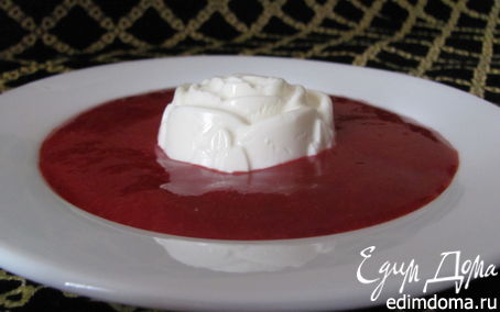 Рецепт Творожно-ванильный десерт с клубничным соусом