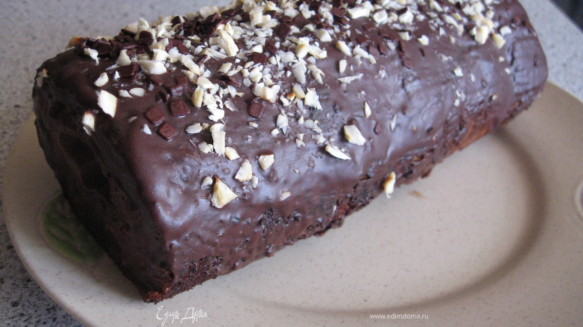 Рулет с шоколадом и фруктами