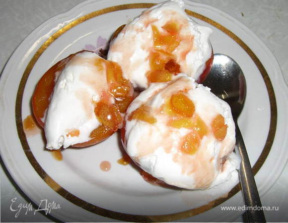 Персиковый десерт с пломбиром