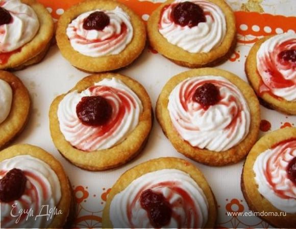 Пирожные с творожным кремом