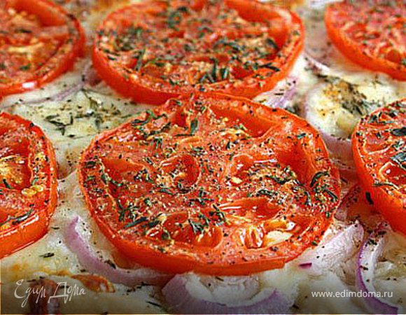 Слоеный пирог с помидорами